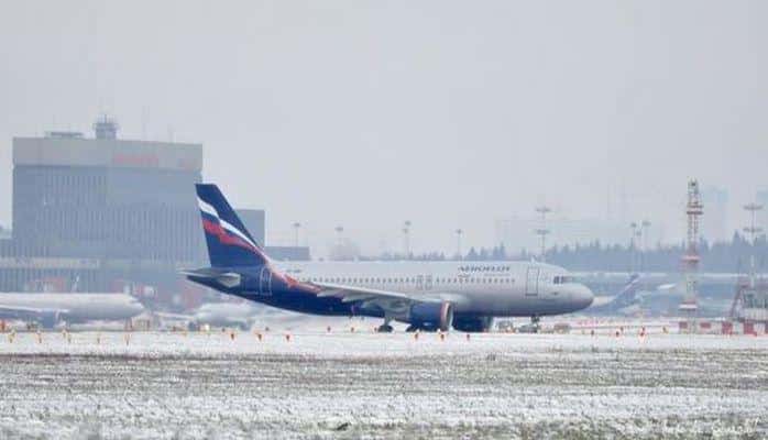 Из-за снегопада в московских аэропортах задержали более 20 рейсов