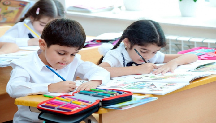 В Азербайджане завершен срок приема учеников в I классы