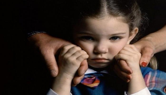 Valideynlərin boşanması uşağa necə təsir edir? Psixoloqun fikiri