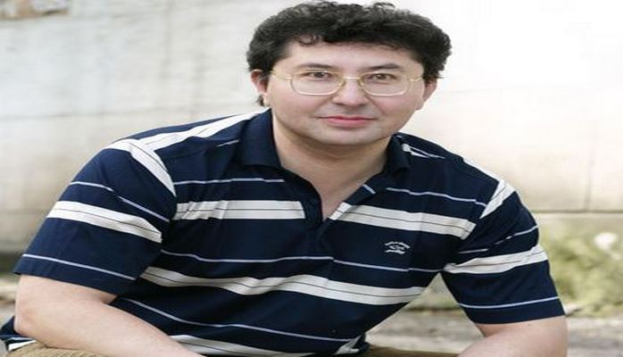 Премия “Живая Линия” в размере $2.000 за первое место в категории “Иллюстрация”, учрежденная Адамом Капановым, как стимул для художников со всего мира