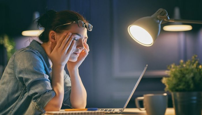 Gecə növbəsi işləyənlərdə bu xəstəliklər olur – Səbəb