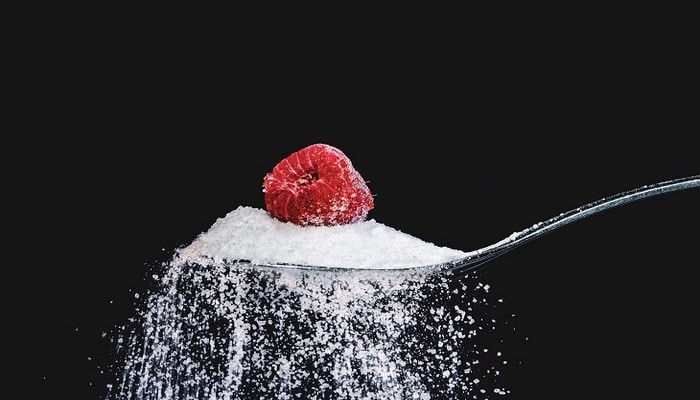 7 неожиданных способов применения сахара в быту