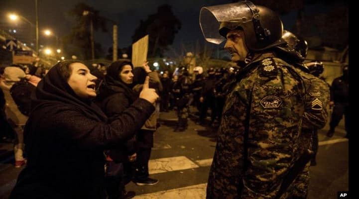 İranda etirazlar xalq üsyanına çevriləcəkmi?