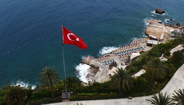 Antalya valisi Münir Karaloğlu 16 milyon xarici turistə məktub yazacaq
