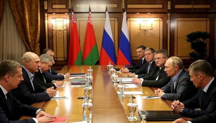 Москва и Минск договорились по газу и нефти на один год
