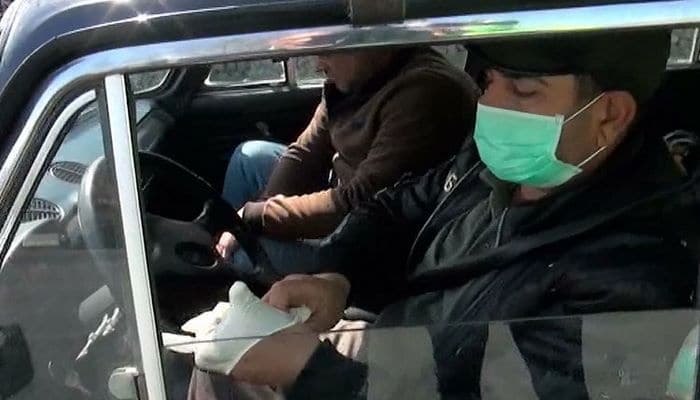 Yol polisi sürücülərə spirt, maska və əlcək paylayıb