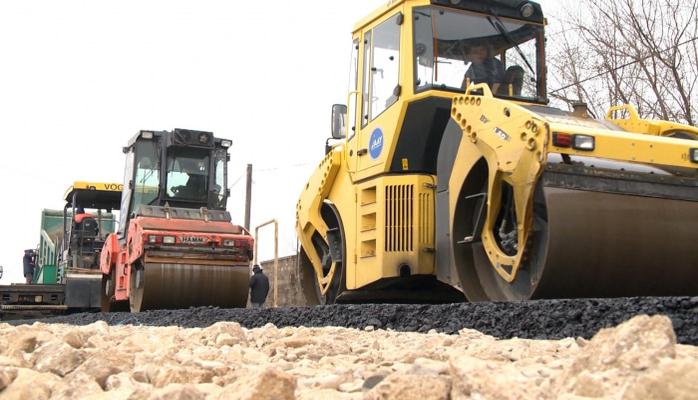 В Азербайджане продролжается масштабная реконструкция и строительство дорожной инфраструктуры