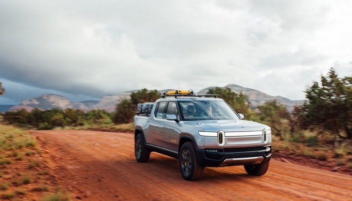 Rivian elektrik pikapları bir-birini enerji ilə təchiz edə biləcək