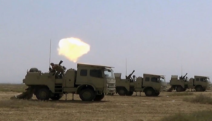 Минометные батареи азербайджанской армии выполняют боевые стрельбы