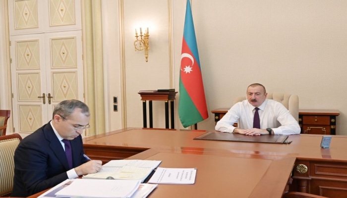 Президент Ильхам Алиев принял министра экономики Микаила Джаббарова