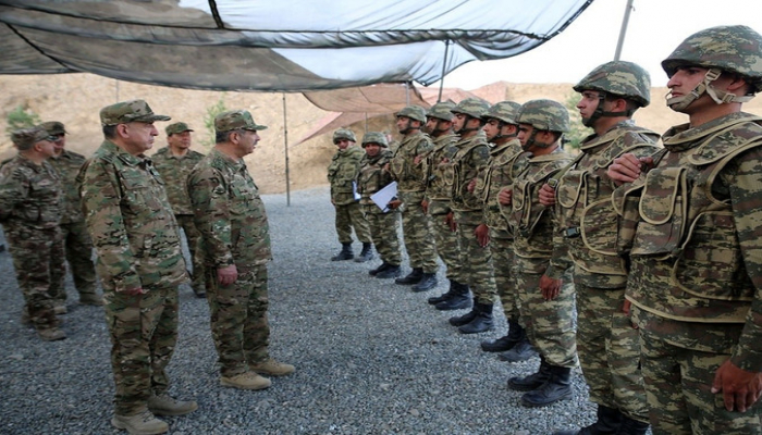 Магеррам Алиев и Закир Гасанов посетили воинскую часть в прифронтовой зоне