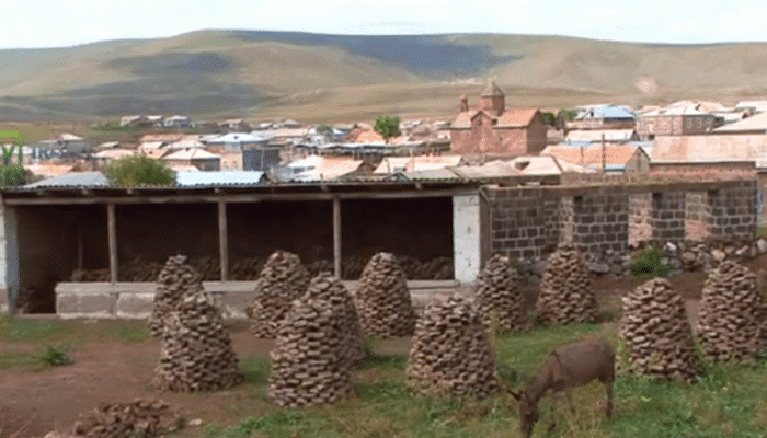 Ermənilər gürcü kilsəsini tövləyə çevirdi