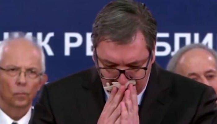 Koronavirusdan danışan prezidentin halı pisləşdi