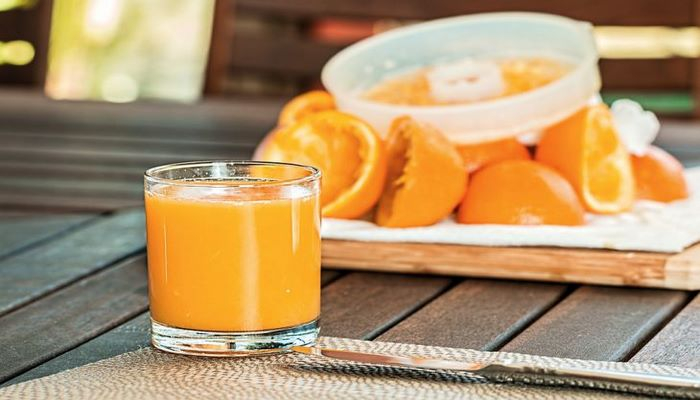 Ученые считают апельсиновый сок более полезным, чем фрукт
