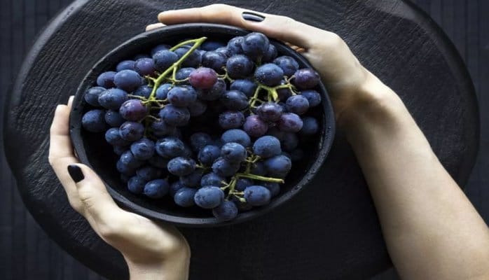 Ученые рассказали о полезных свойствах винограда