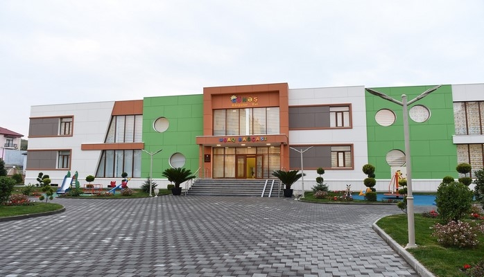 Президент Азербайджана и первая леди приняли участие в открытии в Губе яслей-детского сада "Гюнеш"