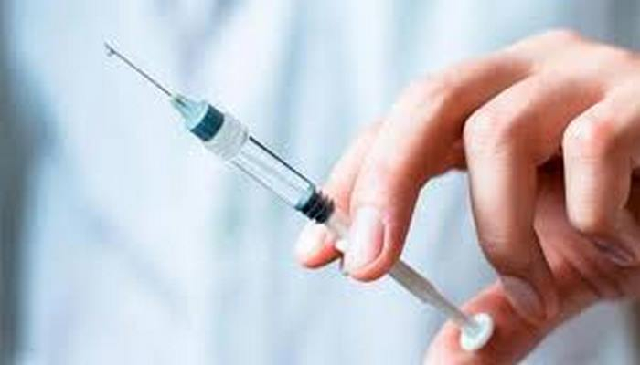 ABD’li Pfizer ile Alman ilaç şirketi BioNTech, koronavirüse karşı geliştirilen aşı prototipinin ABD’de insanlar üzerinde denenmeye başladığını açıkladı.