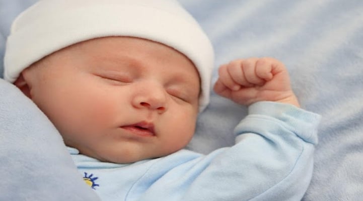 Körpənin normal yuxusu onun sağlam böyüməsi üçün çox vacibdir