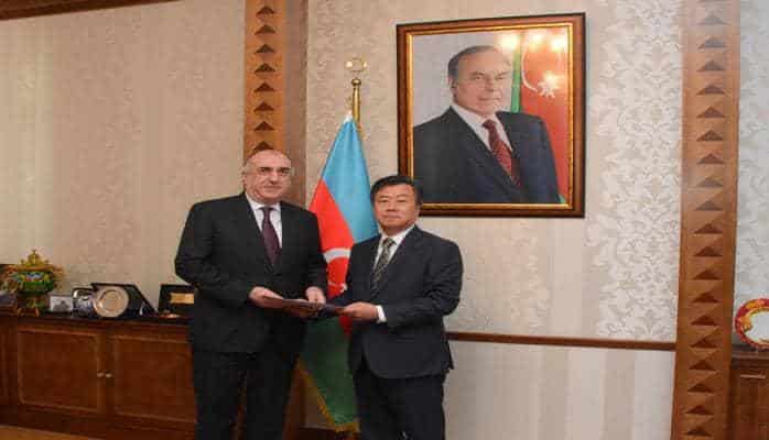 Эльмар Мамедъяров принял новоназначенного посла Кореи