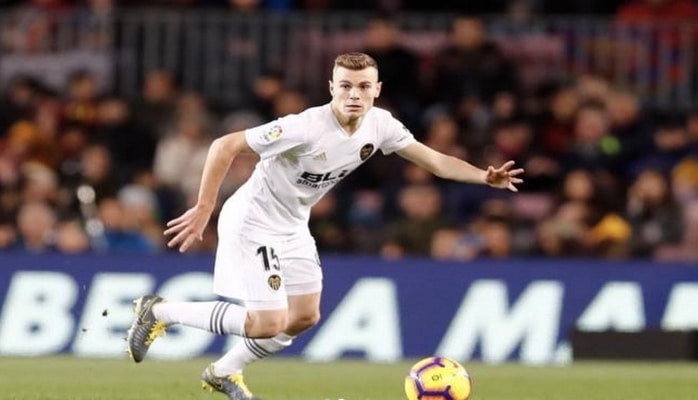 “Valensiya” futbolçusunu digər La Liqa klubuna icarəyə verdi