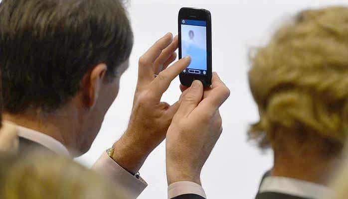 Telefon səhhəti baltalayır