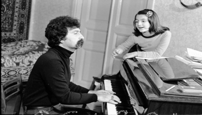 Bığına görə efirə buraxılmayan azərbaycanlı məşhur - 10 fakt