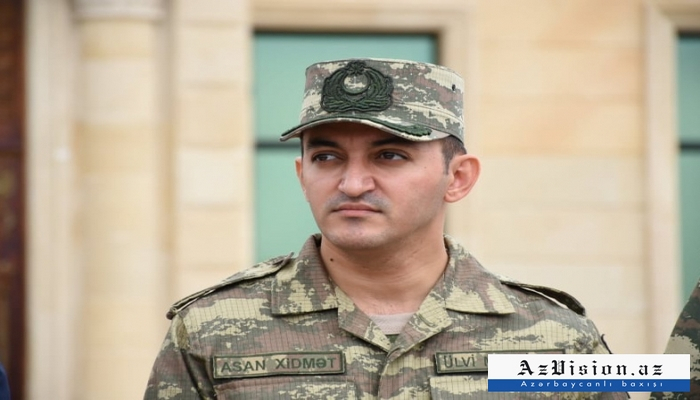 Dövlət Agentliyinin sədri hərbi formada