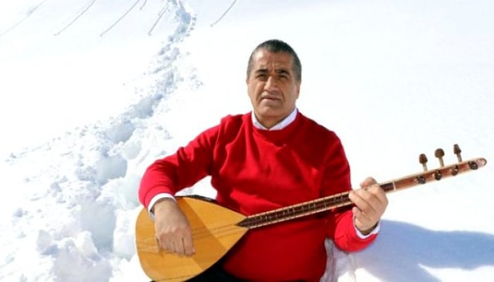 Məşhur müğənni koronavirusa aid mahnı oxudu