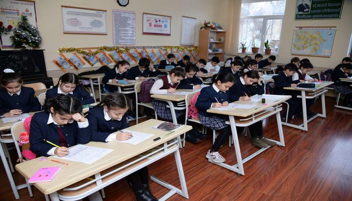 В бакинских школах проведен мониторинг