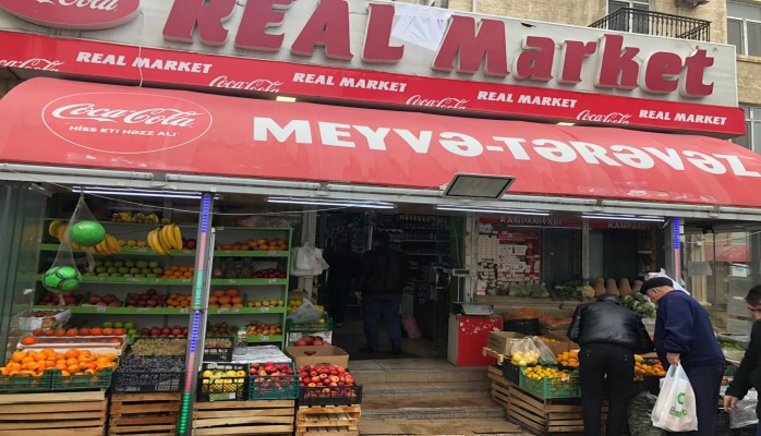 В Баку выявлен продуктовый магазин, торгующий просроченной продукцией