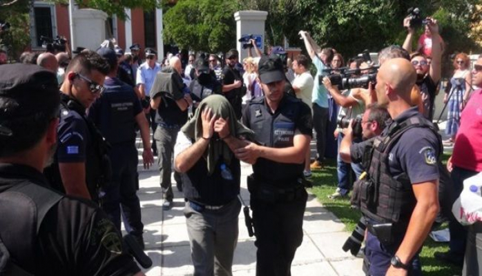 Afinada tələbələr ayağa qalxdı: Yollar iflic oldu