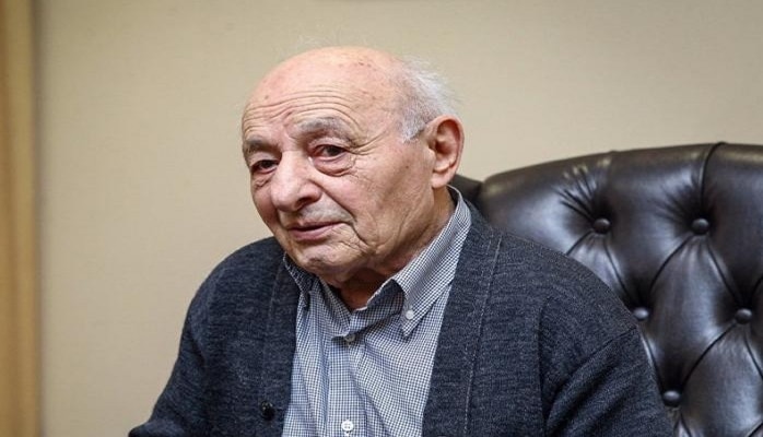 “İstefa vermək istəyirdim, kollektiv qoymadı” - 92 yaşlı rektor