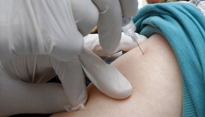 '65 yaş altı kronik hastalar da zatürre aşısı yaptırmalı'