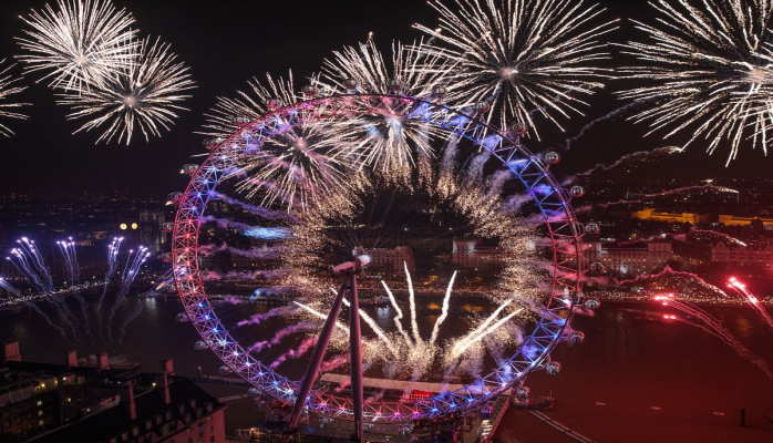 Dünya yeni onilliyi belə qarşılayır