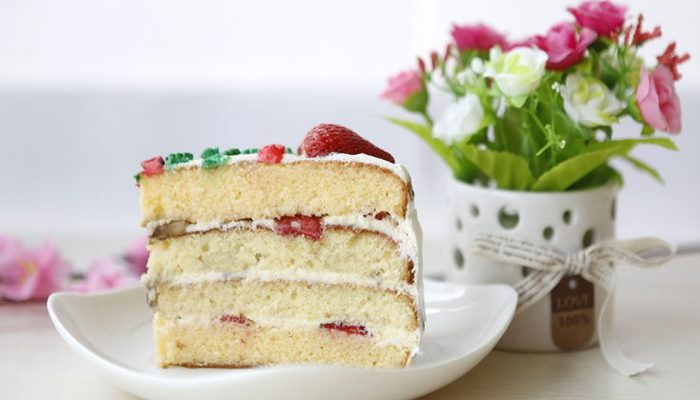 Çiyələkli piroqu belə hazırlayın