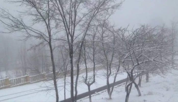 В Шемахе идет снег - ВИДЕО