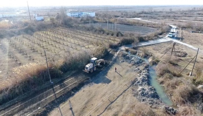 Ucarda üç kəndin yolları yenidən qurulur