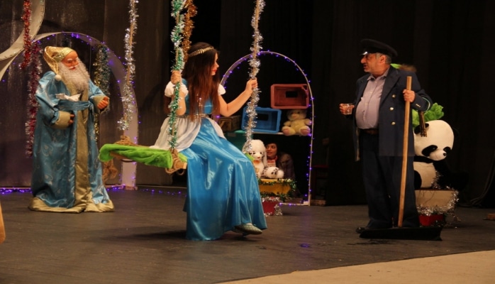 Lənkəran Dövlət Teatrında uşaqlar üçün hazırlanmış Yeni il tamaşasının premyerası olub