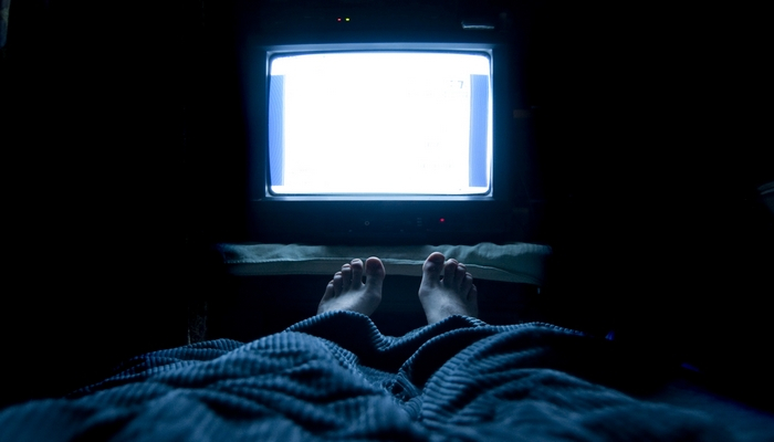 Televizor olan otaqda yatmaq… – Beynimizi öldürür