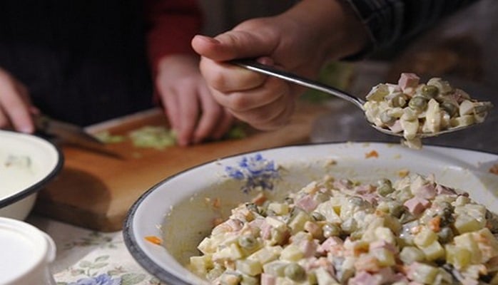 Названы три самых вредных продукта новогоднего стола