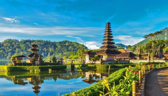 На Бали почти 2 тысячи иностранцев пытаются продлить визы в экстренном порядке