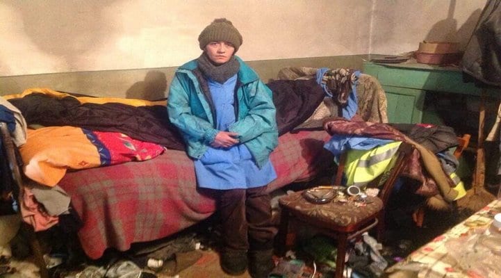 Zibillikdə yaşayan qız