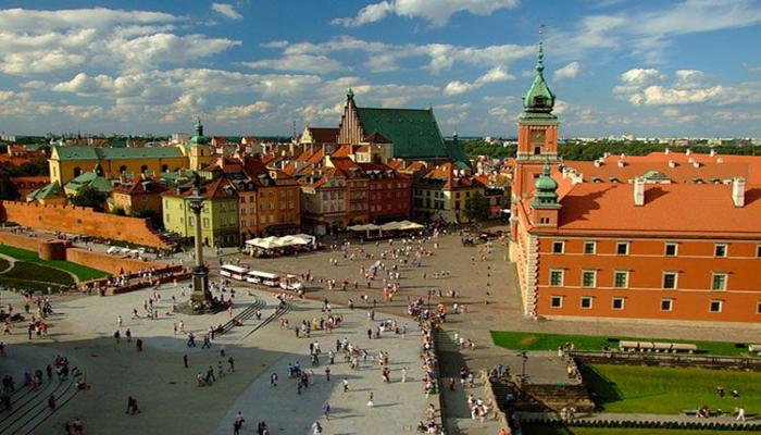 Polşada prezident seçkiləri təxirə salınıb