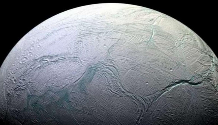 NASA alimləri Saturnun peykində həyat əlamətləri tapıb