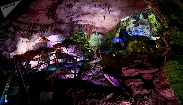 Əfsanələrin canlandığı yer: Prometey mağarası