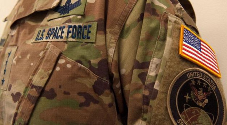 ABŞ Kosmik Qüvvələrinin yeni uniforması gülüş hədəfi oldu