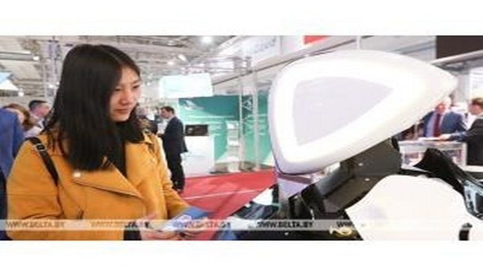 Çin şirkəti smartfonun köməyilə robotları idarə etməyə imkan verən əməliyyat sistemi hazırlayıb