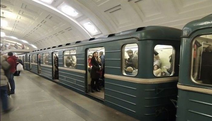 В поезде бакинского метро произошло задымление