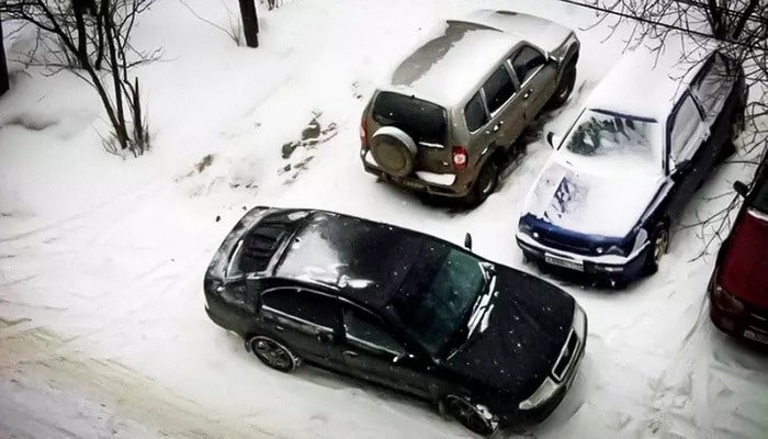 Как выехать, если машину заперли на парковке