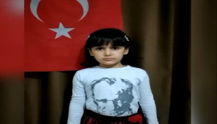 Azərbaycanlı qızcığaz Türkiyənin İstiqlal Marşını möhtəşəm ifa etməklə diqqətləri öz üzərinə çəkib